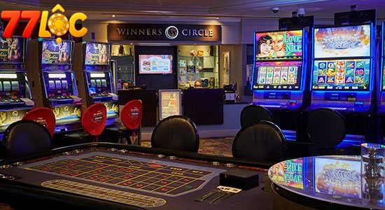 Người chơi trải nghiệm sôi động tại phòng live casino